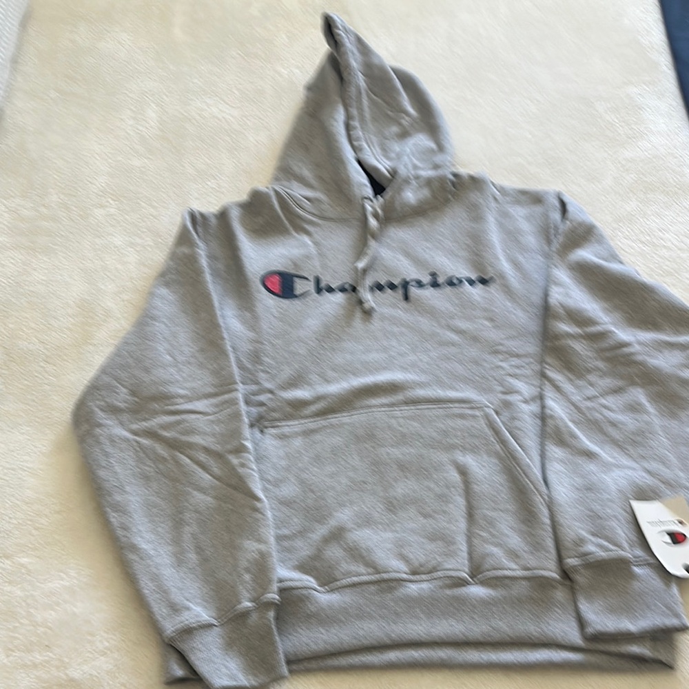 Champion Men’s Medium Script Logo Powerblend Hoodie. NWT.